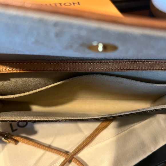 Louis Vuitton Monogram Twin Pochette/Crossbody GM - Picture 6 of 11